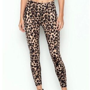 Victoria’s Secret Sport leopard leggings